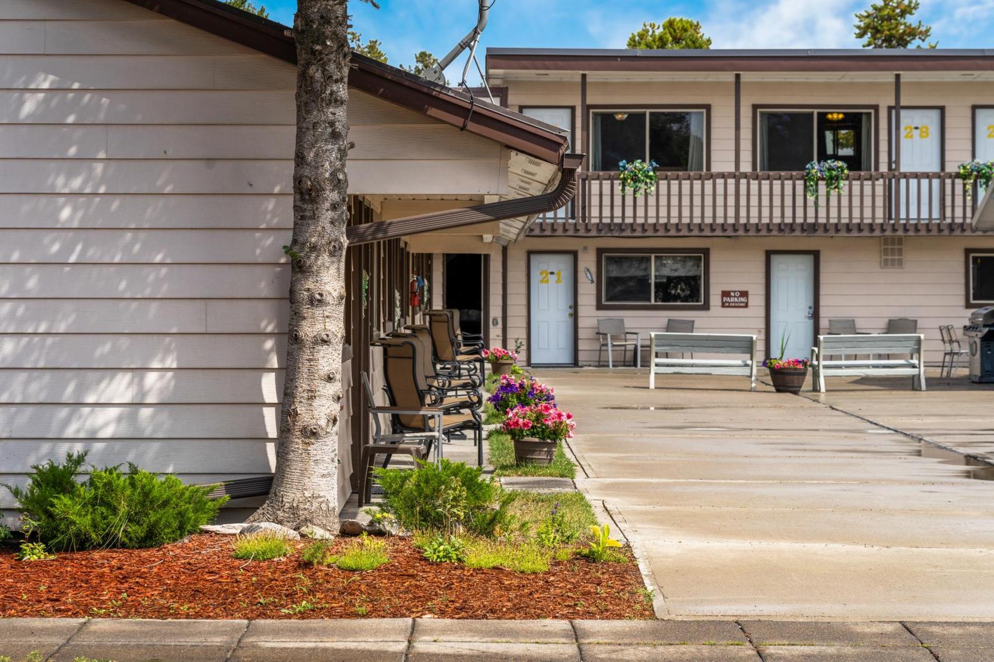 Lazy Duck Inn West Yellowstone Ngoại thất bức ảnh