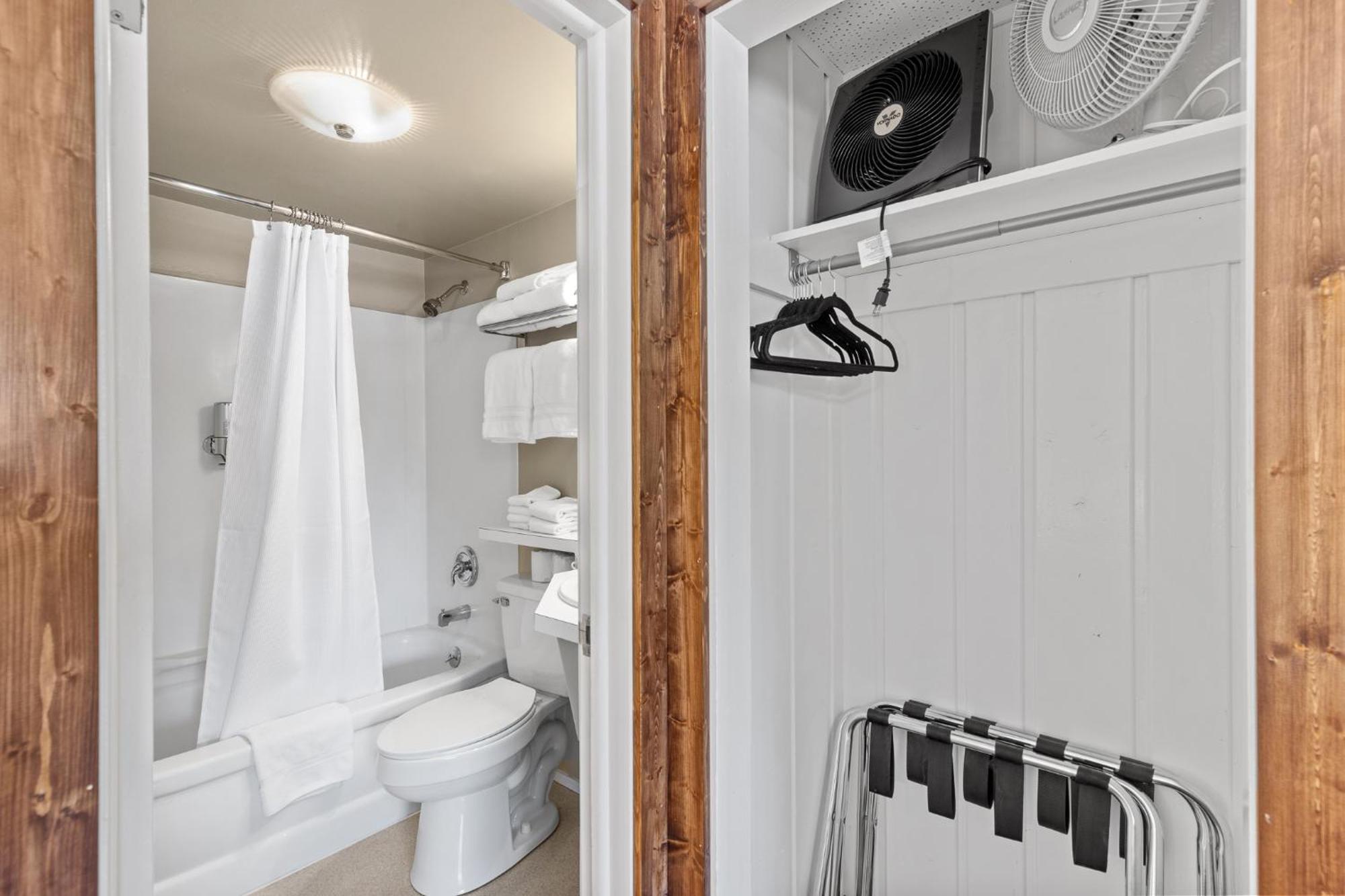 Lazy Duck Inn West Yellowstone Ngoại thất bức ảnh